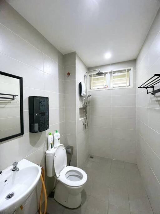 Cozyhouse 4Room 3Bath Room 10Pax'''Simpangampattasek Simpang Ampat  エクステリア 写真